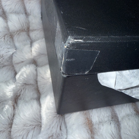 Chanel 24C White Fuchsia Pink CC Logo
Sandal SZ 38 price drop for quick sale! - Picture 9 of 10